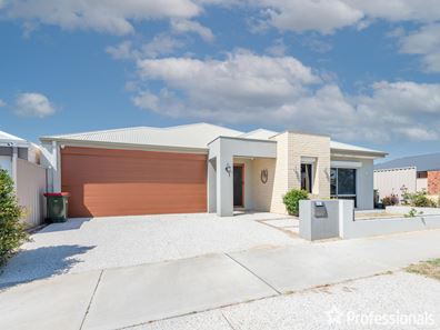 30 Crimson Boulevard, Forrestfield WA 6058