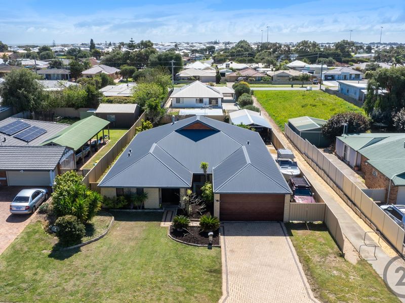 13 Noreena Avenue, Golden Bay