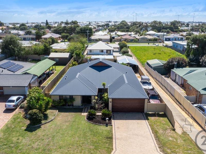 13 Noreena Avenue, Golden Bay WA 6174