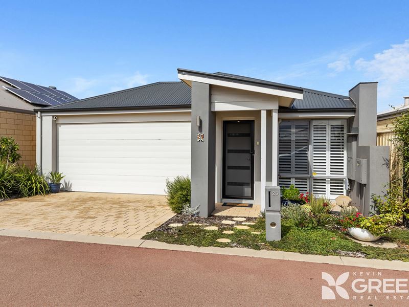 29 Benalla Way, Lakelands