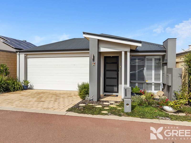 29 Benalla Way, Lakelands WA 6180