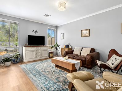 29 Benalla Way, Lakelands WA 6180