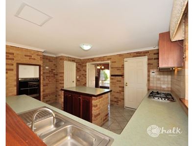 13 Cardiff Place, Warnbro WA 6169