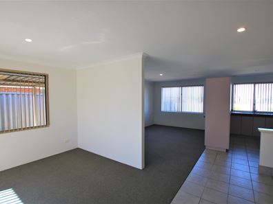 7 Burnett Drive, Clarkson WA 6030