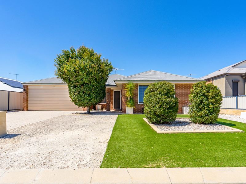 14 Bamburgh Turn, Meadow Springs