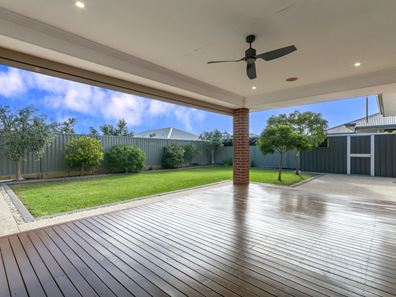 10 Shackleton Terrace, Byford WA 6122