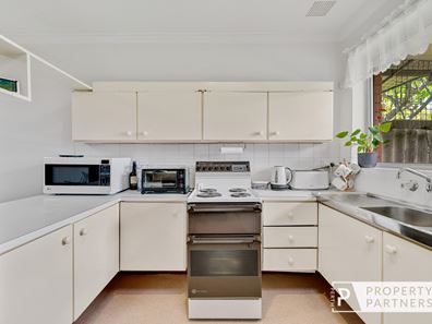 14 Halley Street, Innaloo WA 6018