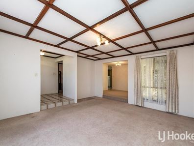 16 Geographe Way, Thornlie WA 6108