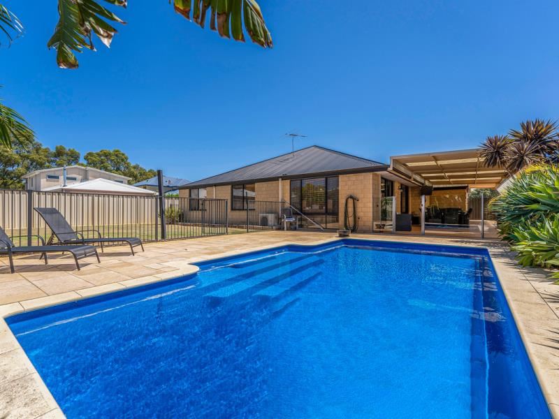 4 Cherokee Gardens, Secret Harbour WA 6173