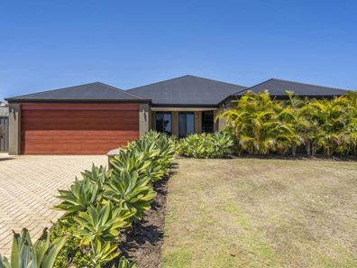 4 Cherokee Gardens, Secret Harbour WA 6173