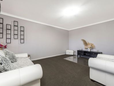 4 Cherokee Gardens, Secret Harbour WA 6173