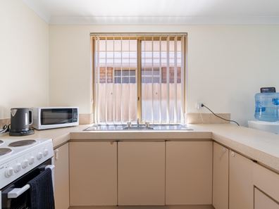 11/7 Merope Close, Rockingham WA 6168