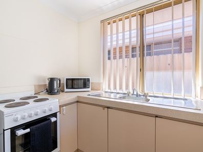 11/7 Merope Close, Rockingham WA 6168