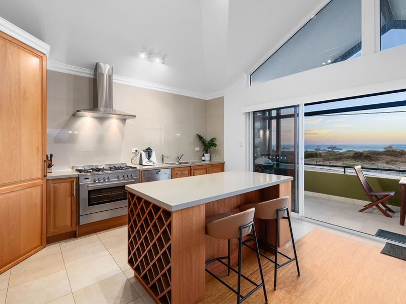 1/1 Cunliffe Street, Lancelin WA 6044