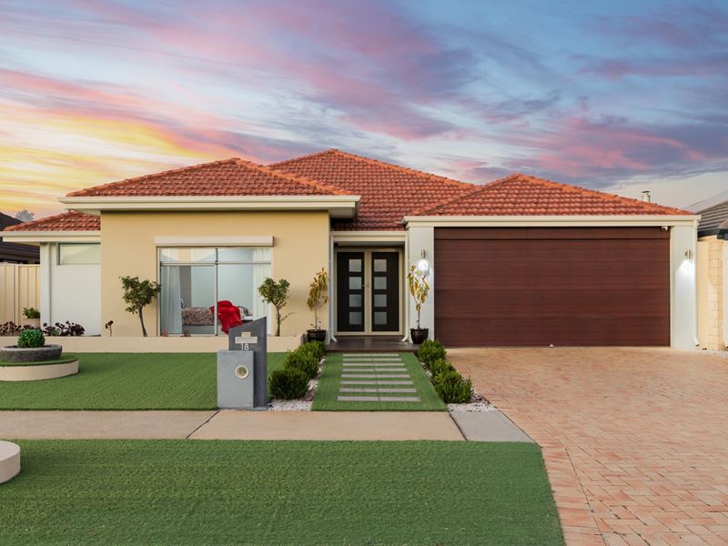 18 Bayonne Corner, Piara Waters