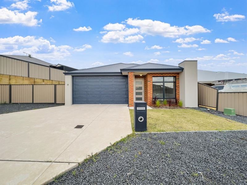 57 Carnelian Avenue, Australind WA 6233
