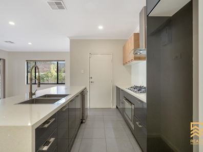 6 Yallup Place, Cannington WA 6107