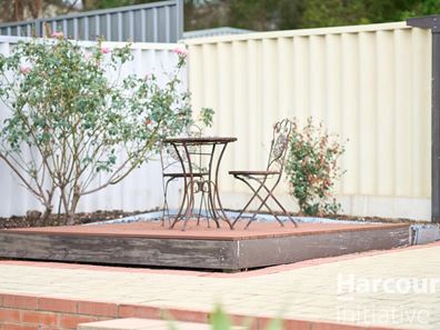 8/18 Greville Way, Girrawheen WA 6064