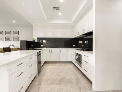 3 Shale Court, Piara Waters WA 6112