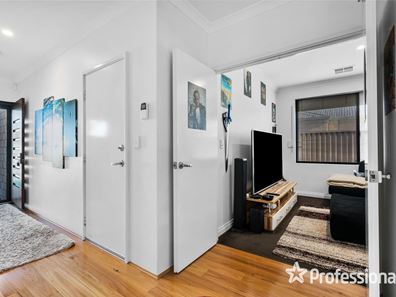 7 Quince Way, Forrestfield WA 6058