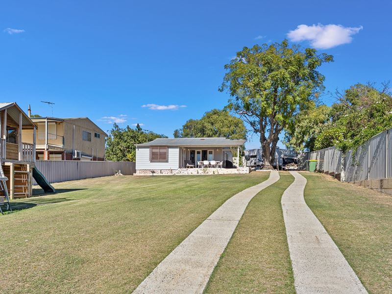 13 Koolinda Street, Falcon