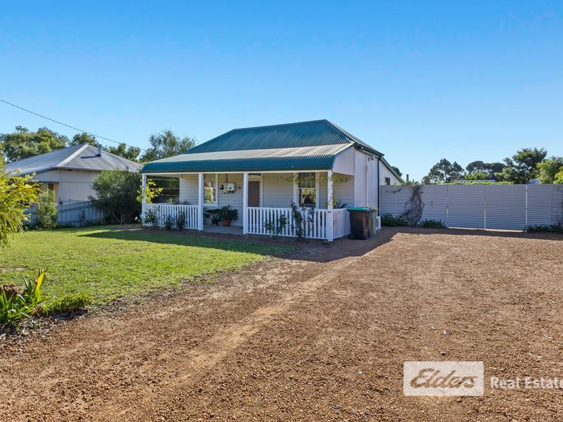 20 Raymond  Street, Collie WA 6225