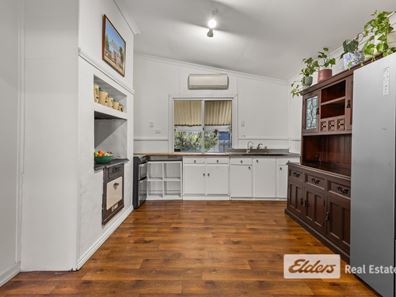 20 Raymond  Street, Collie WA 6225
