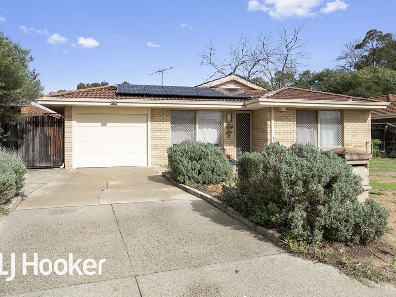 27 Burton  Retreat, Stratton