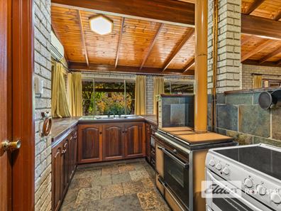 200 Warburton  Road, Crooked Brook WA 6236