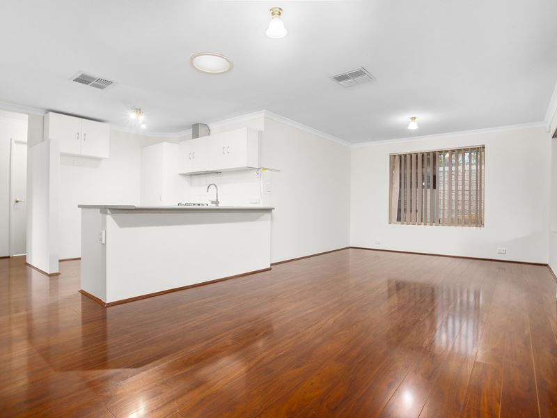 15 Rosemary Street, Wattle Grove WA 6107