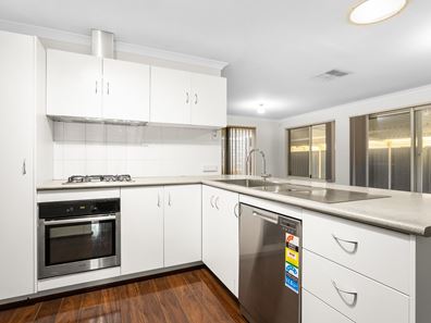 15 Rosemary Street, Wattle Grove WA 6107