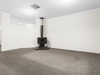 15 Rosemary Street, Wattle Grove WA 6107