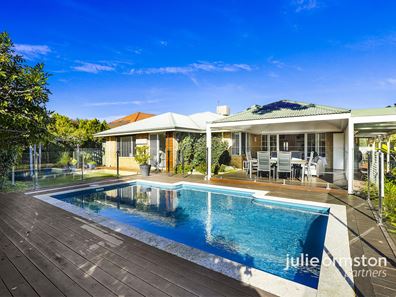 6 Buvelot Place, Woodvale WA 6026