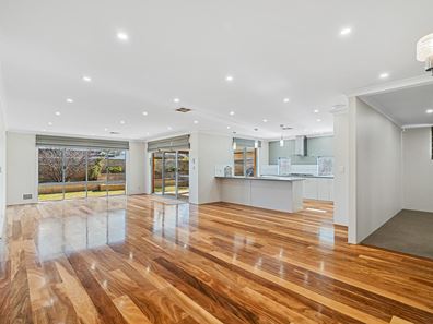 13 Cohen Vista, Lakelands WA 6180