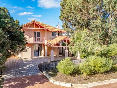 2 Ocean Point Close, Port Kennedy WA 6172