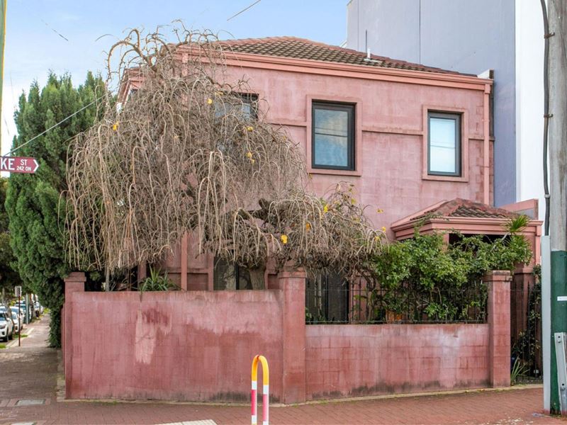 245 Lake Street, Perth