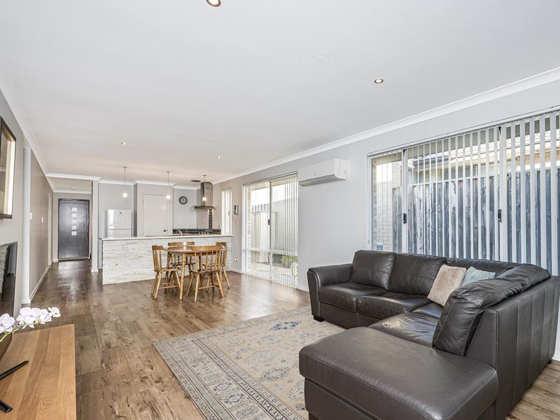 16 Musselbrook Trail, Ellenbrook WA 6069