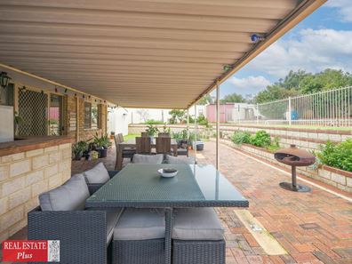 42 Balfour Road, Swan View WA 6056