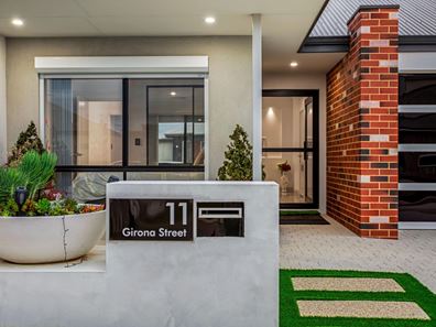 11 Girona Street, Piara Waters WA 6112