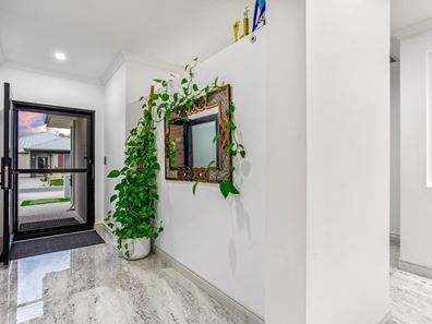 11 Girona Street, Piara Waters WA 6112