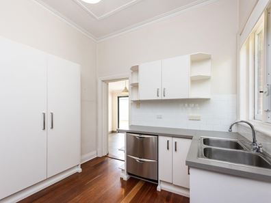 210 Castle way, Lathlain WA 6100