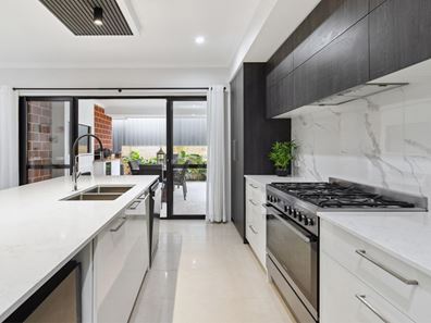 52 Rhodeswood Drive, Aveley WA 6069