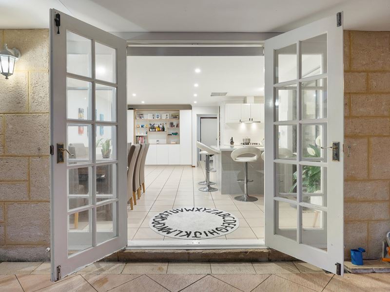 98 Donald Drive, Safety Bay