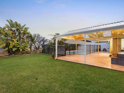 98 Donald Drive, Safety Bay WA 6169