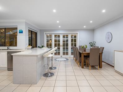 98 Donald Drive, Safety Bay WA 6169