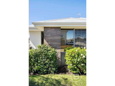 32 Commodore Avenue, Clarkson WA 6030