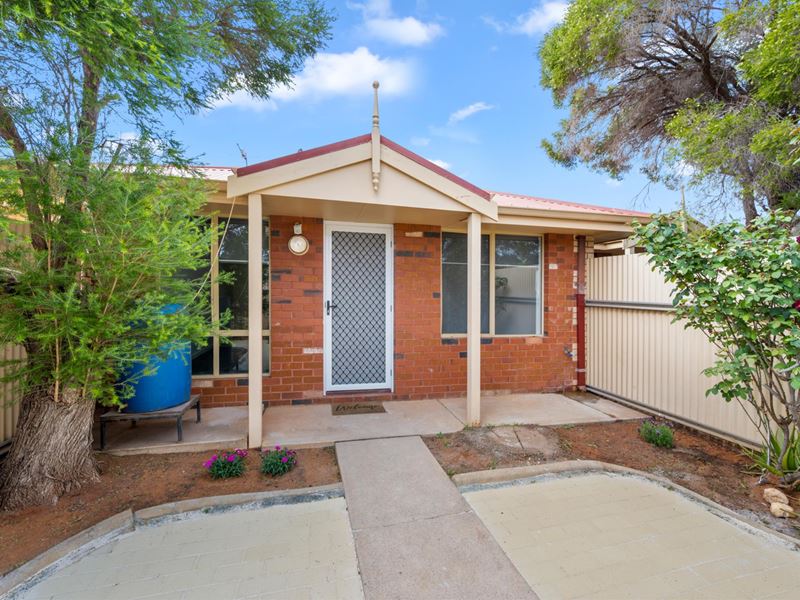 2/57 Cheetham Street, Kalgoorlie