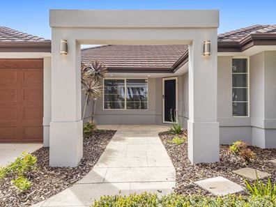 32 Arrowwood Loop, Secret Harbour WA 6173