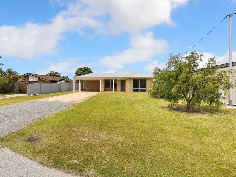 2 Ross Way, Lancelin