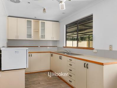 2 Coral Drive, Leschenault WA 6233